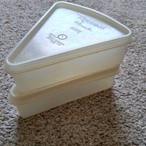 Lot of 2 VTG Tupperware 269 Sheer Single Pie Slice Keepers Lids Prop Seal Retro